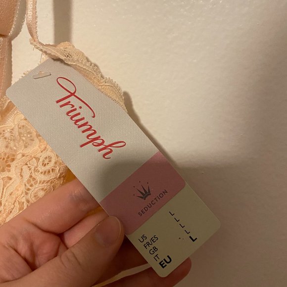 ๐ค 3/$30 Bras ๐ค Light pink lacy bralette NWT - Picture 3 of 6